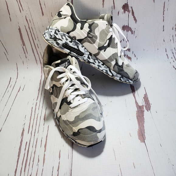 Nike Other - Nike air camouflage lace up mens shoes 9.5
